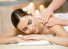 Thư giãn, xả stress, phục hồi năng lượng hiệu quả với massage body Aroma 60 phút    